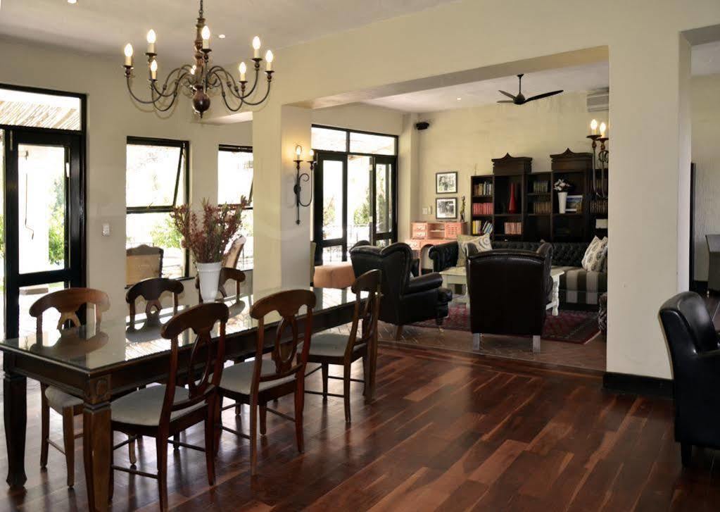 Sandton Lodge Rivonia Johannesburg Bagian luar foto